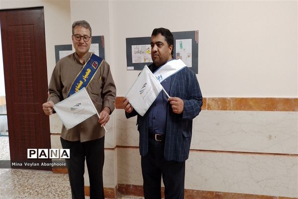 بازدید رئیس اداره پیشگیری در محیط کار ستاد مبارزه با موادمخدر از اولین اتاق نجات دانش‌آموزی کشور