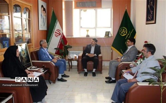 توانمندی معلمان و دانشجویان عشایری عنصر اصلی ارتقای سواد در جامعه عشایری است