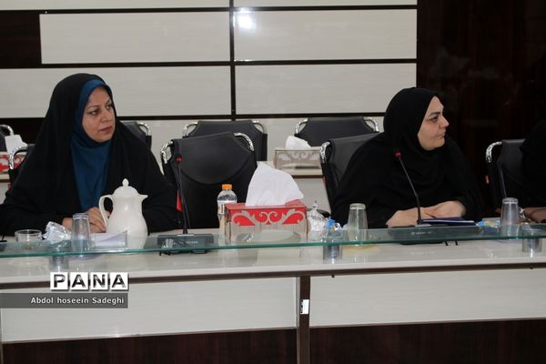 جلسه کارگروه ساماندهی لباس فرم دانش‌آموزان استان بوشهر