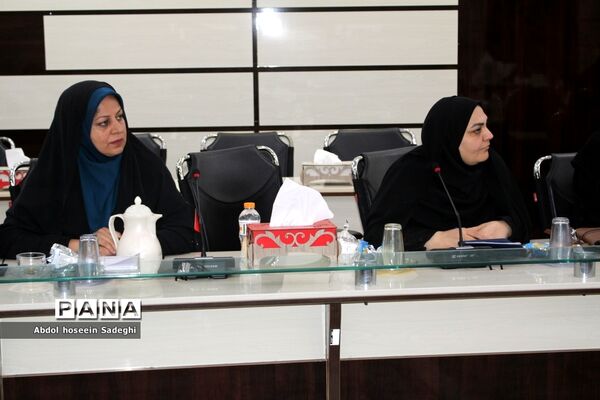 جلسه کارگروه ساماندهی لباس فرم دانش‌آموزان استان بوشهر