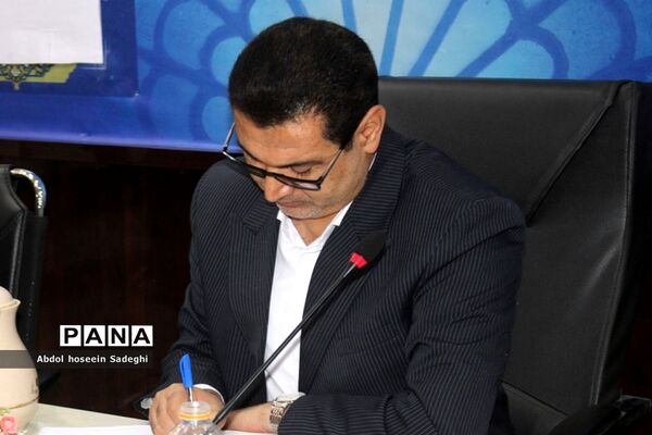 جلسه کارگروه ساماندهی لباس فرم دانش‌آموزان استان بوشهر