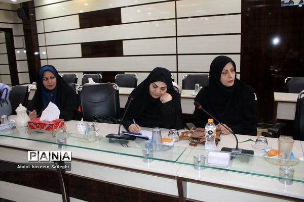 جلسه کارگروه ساماندهی لباس فرم دانش‌آموزان استان بوشهر