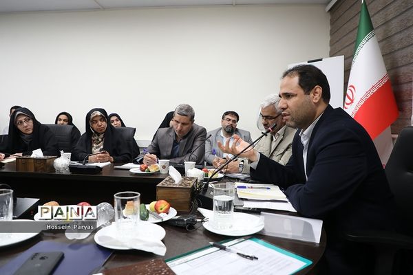 نشست صمیمی وزیر آموزش و پرورش با مدیران سازمان ملی تعلیم و تربیت کودک