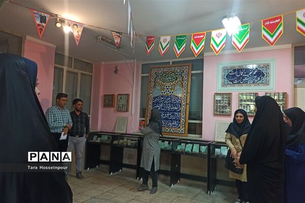 بازدید معلمان جوان ناحیه ۳ از پژوهش‌سرای اسدالله اسدی