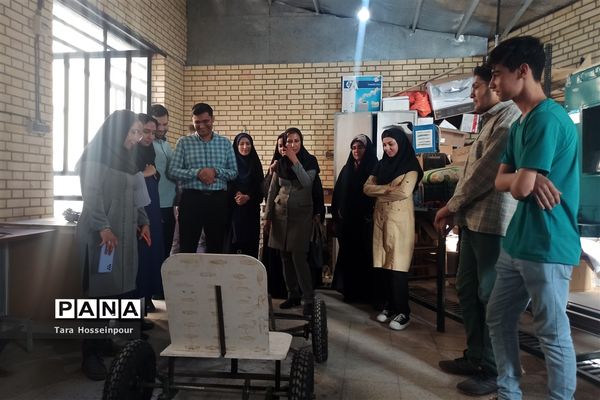 بازدید معلمان جوان ناحیه ۳ از پژوهش‌سرای اسدالله اسدی