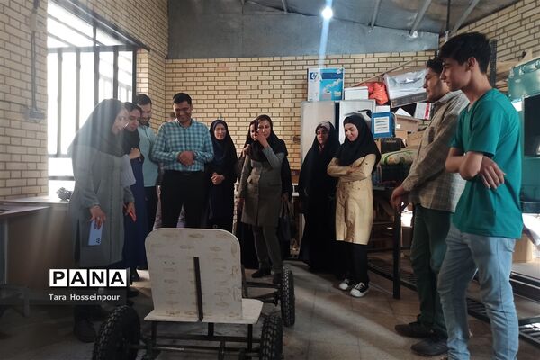 بازدید معلمان جوان ناحیه ۳ از پژوهش‌سرای اسدالله اسدی