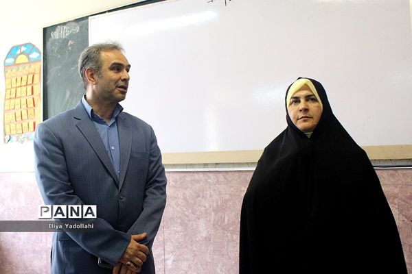 بازدید مدیر آموزش و پرورش منطقه 6 از دبستان پسرانه منتظری