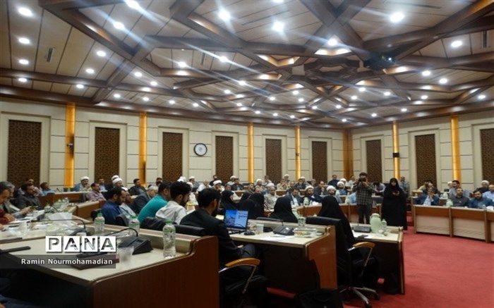 بسیج فرهنگیان حامی افرادی است که در مسیر ولایت و شهدا گام برمی‌دارند