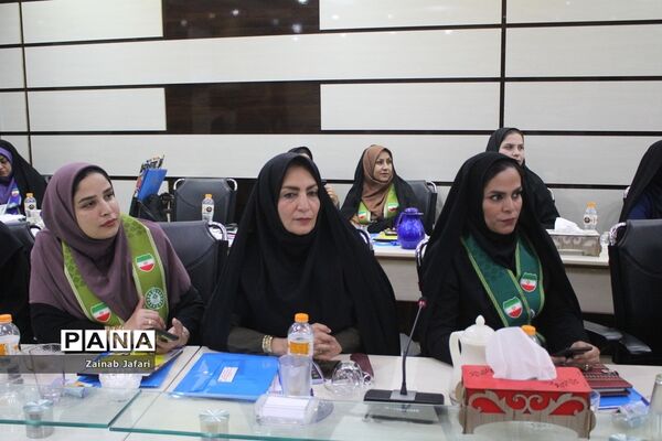 نشست مسئولان و کارشناسان سازمان دانش‌آموزی استان بوشهر