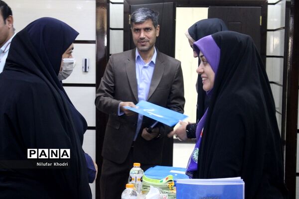 نشست مسئولان و کارشناسان سازمان دانش‌آموزی استان بوشهر