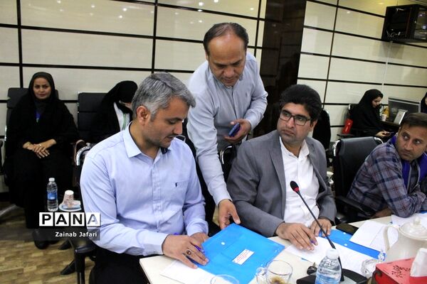 نشست مسئولان و کارشناسان سازمان دانش‌آموزی استان بوشهر