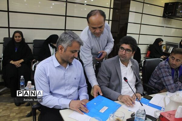 نشست مسئولان و کارشناسان سازمان دانش‌آموزی استان بوشهر