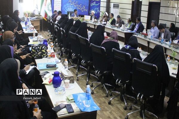 نشست مسئولان و کارشناسان سازمان دانش‌آموزی استان بوشهر