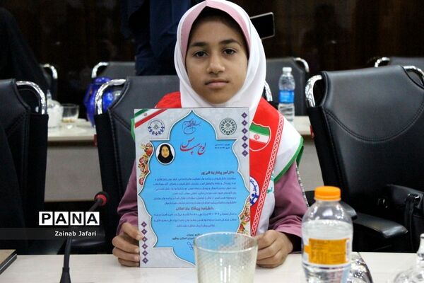 تجلیل از مربیان و دانش ‌آموزان برتر عضو سازمان دانش‌آموزی استان بوشهر