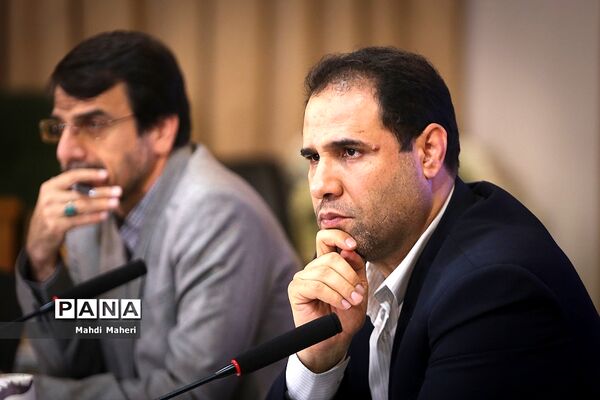 نشست صمیمی نخبگان جوان با وزیر آموزش و پرورش