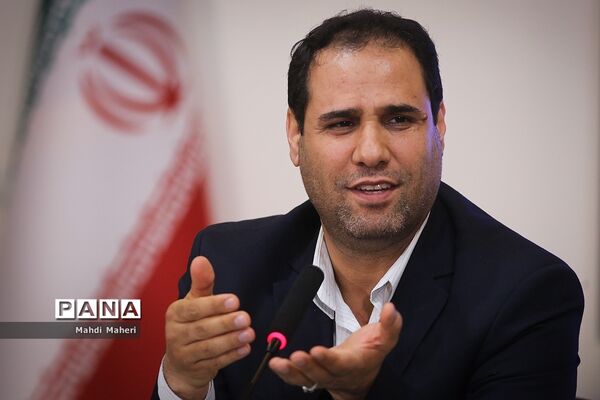 نشست صمیمی نخبگان جوان با وزیر آموزش و پرورش
