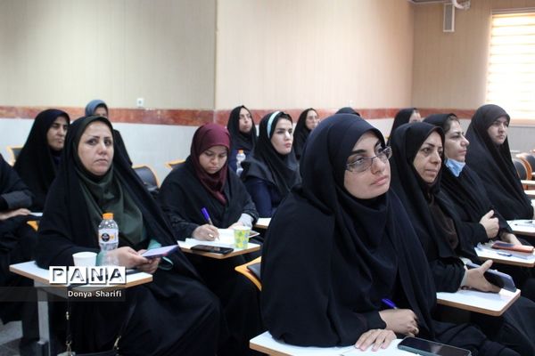 کارگاه آموزشی ارائه جدیدترین  یافته‌های تجربی در امور تربیتی، مشاوره و مراقبت در برابر آسیب‌های اجتماعی