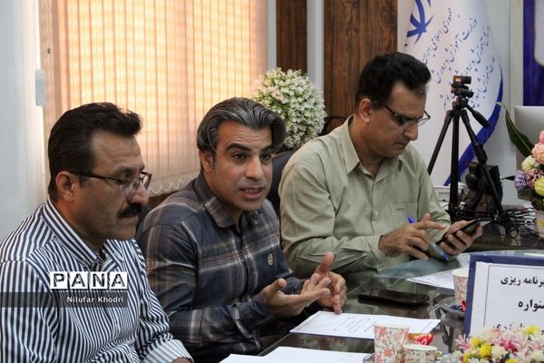 نشست هماهنگی و برنامه‌ریزی داوری جشنواره عصر جدید یاددهی یادگیری در بوشهر