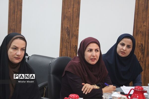 نشست هماهنگی و برنامه‌ریزی داوری جشنواره عصر جدید یاددهی یادگیری در بوشهر