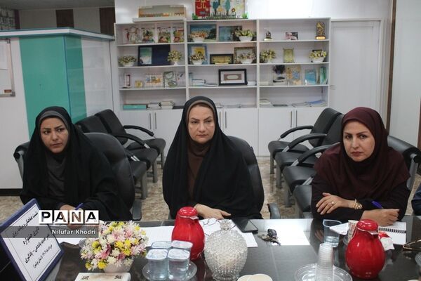 نشست هماهنگی و برنامه‌ریزی داوری جشنواره عصر جدید یاددهی یادگیری در بوشهر
