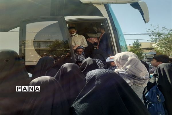 اعزام دانش‌آموزان دختر زیارت اولی استان اصفهان به مشهد مقدس