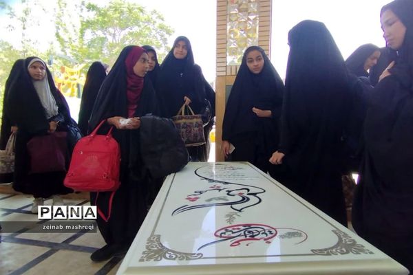 ورود زائران زیارت اولی به بهشت رضا