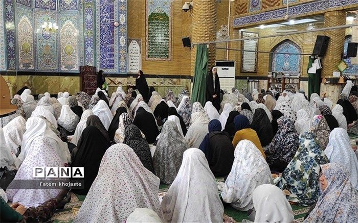 ضرورت حضور جوانان در نماز جمعه/ فیلم