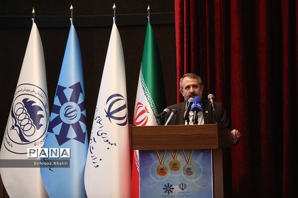 آیین تجلیل از مدال‌آوران المپیادهای علمی