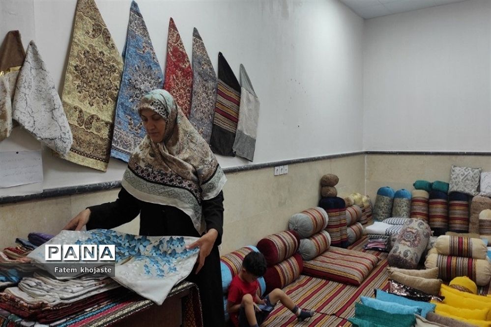 برپایی نمایشگاه صنایع‌ دستی در قرچک