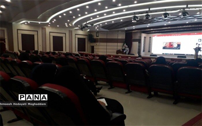نقد نقش زنان در سینما و فعالیت‌ رسانه‌ها