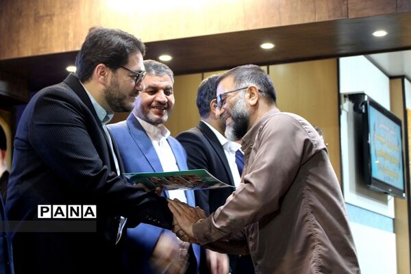 آیین تجلیل از مدال‌آوران المپیاد‌ها و جشنواره‌های علمی قم