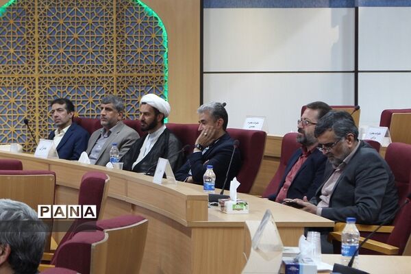 آیین تجلیل از مدال‌آوران المپیاد‌ها و جشنواره‌های علمی قم