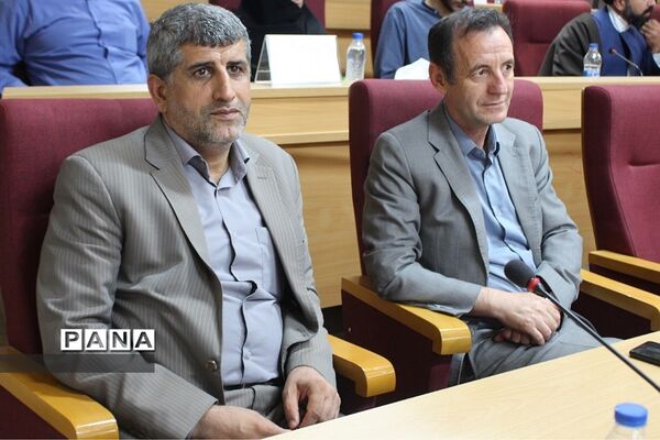 آیین تجلیل از مدال‌آوران المپیاد‌ها و جشنواره‌های علمی قم