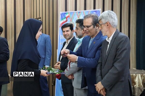آیین تجلیل از مدال‌آوران المپیاد‌های علمی استان البرز