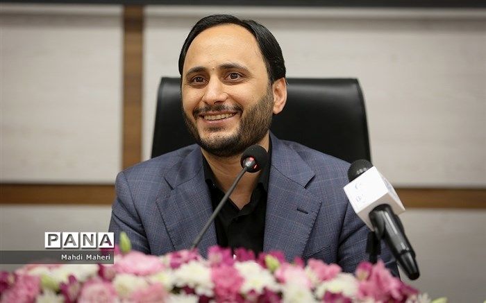 بهادری جهرمی : وارونه جلوه دادن حق و باطل هنر آمریکاست