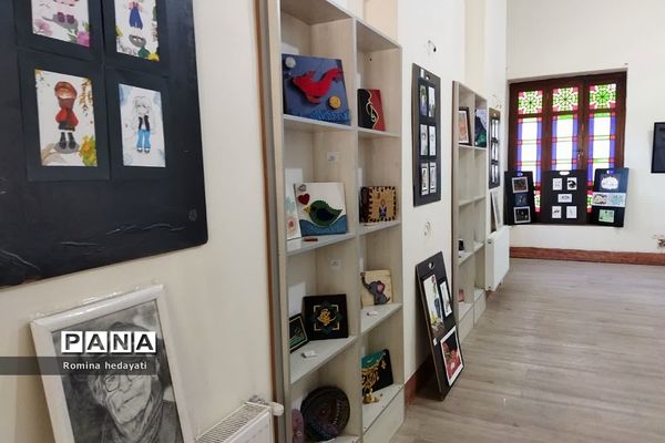 نمایشگاه دستاوردهای دانش‌آموزان هنرستان مبتکران رودهن‌