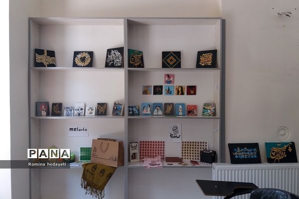 نمایشگاه دستاوردهای دانش‌آموزان هنرستان مبتکران رودهن‌