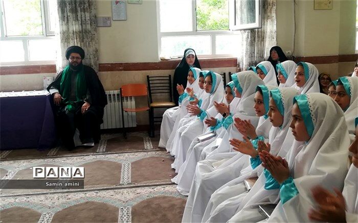 جشن‌تکلیف، خاطره‌ای معنوی در هیاهوی ‌شاد دوران دانش‌آموزی است