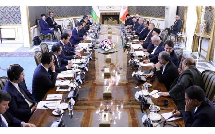 رئیسی: ایران مانعی برای گسترش روابط با همسایگان نمی‌بیند