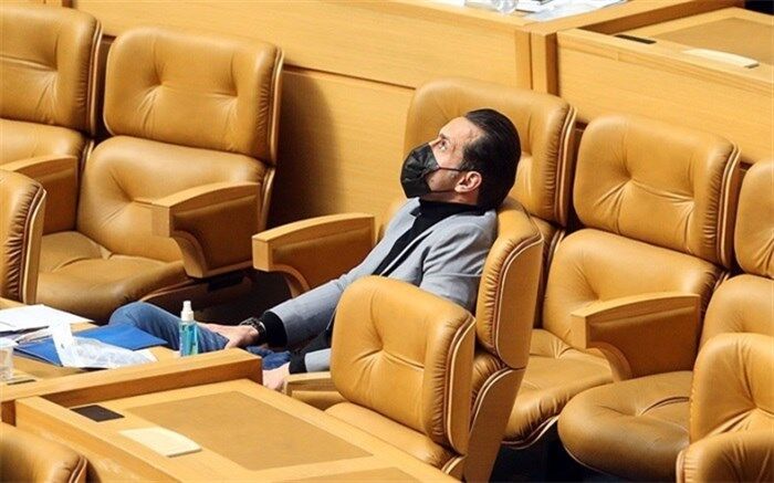 سوء استفاده ۷۷۰ میلیارد تومانی علی کریمی از خواهرش