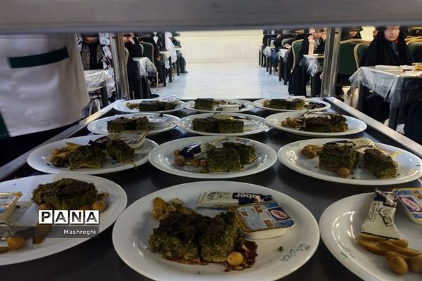 حضور دانش‌آموزان دختر اصفهانی زیارت‌اولی در مهمان‌سرای حضرت امام رضا (ع)