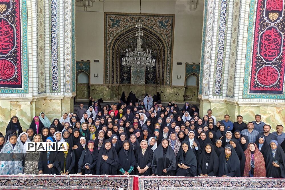 روز پایانی اردوی دانش‌آموزان دختر اصفهانی زیارت اولی در حرم مطهر امام رضا (ع)