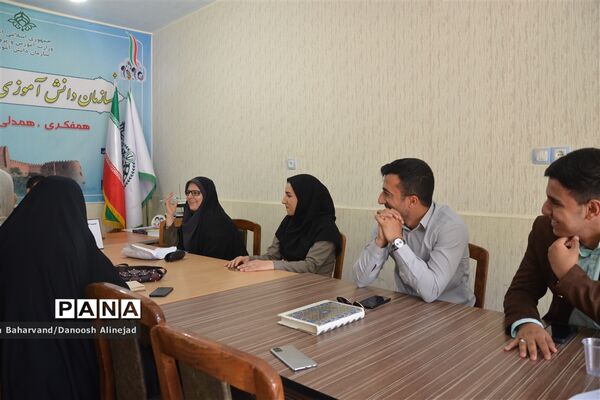 جلسه نشست اعضای مجلس دانش‌آموزی استان لرستان
