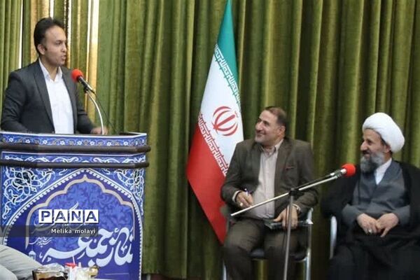 محفل شاعران و ادب‌دوستان در مصلی ‌نماز جمعه شهرستان قرچک
