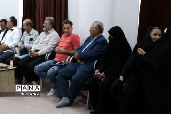 محفل شاعران و ادب‌دوستان در مصلی ‌نماز جمعه شهرستان قرچک