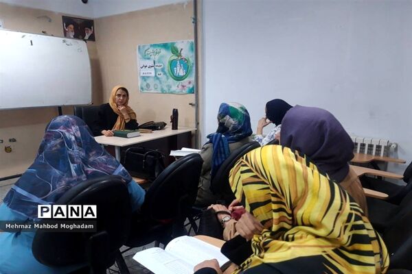 ‌کلاس‌های رایگان خانه سلامت سرای محله پیروزی منطقه ۱۳