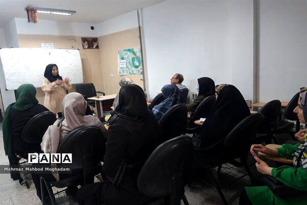 ‌کلاس‌های رایگان خانه سلامت سرای محله پیروزی منطقه ۱۳