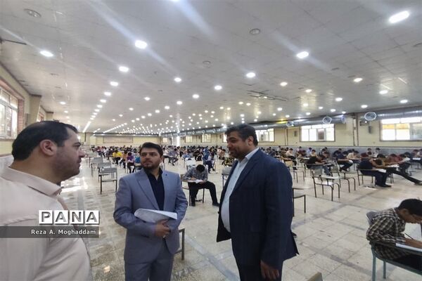 بازدید مسئولان وزارتی از آزمون ورودی مدارس استعدادهای درخشان در قم