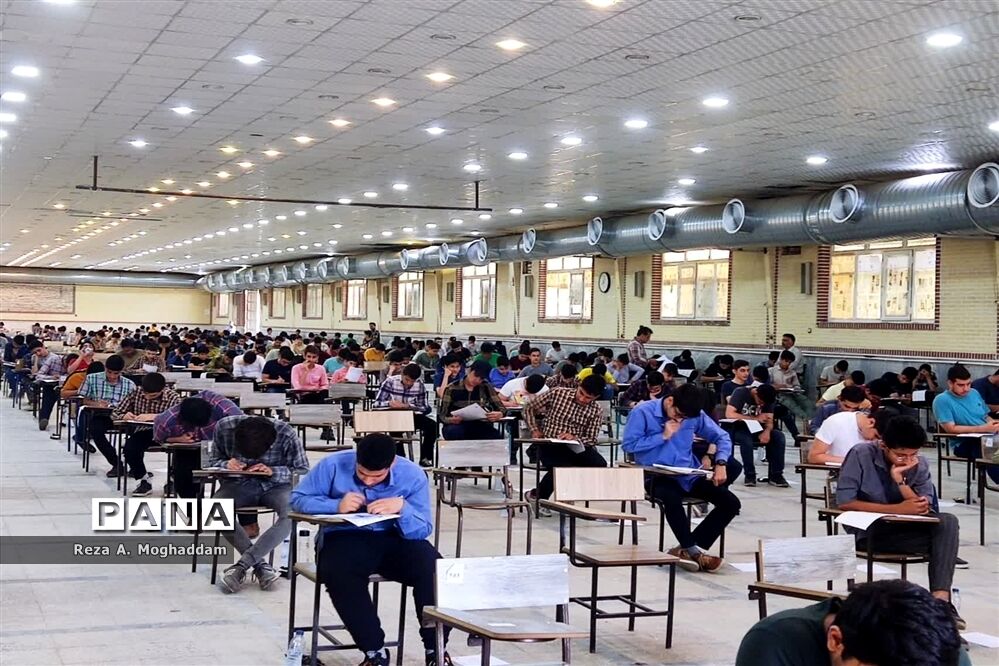 بازدید مسئولان وزارتی از آزمون ورودی مدارس استعدادهای درخشان در قم