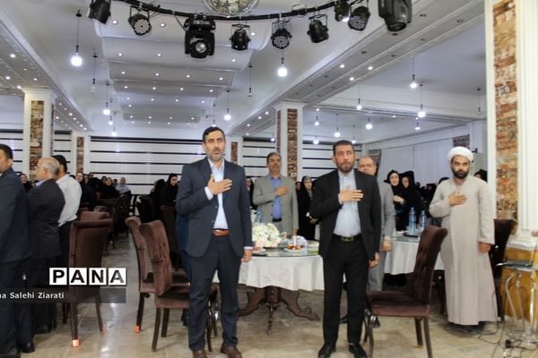 تجلیل از مربیان پرورشی‌، مشاوران‌، مراقبان سلامت و دبیران ورزش شهرستان بوشهر